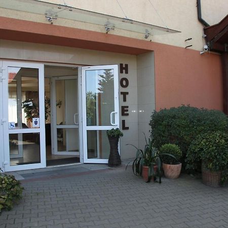 Hotel Przylesie Sierosław Eksteriør bilde