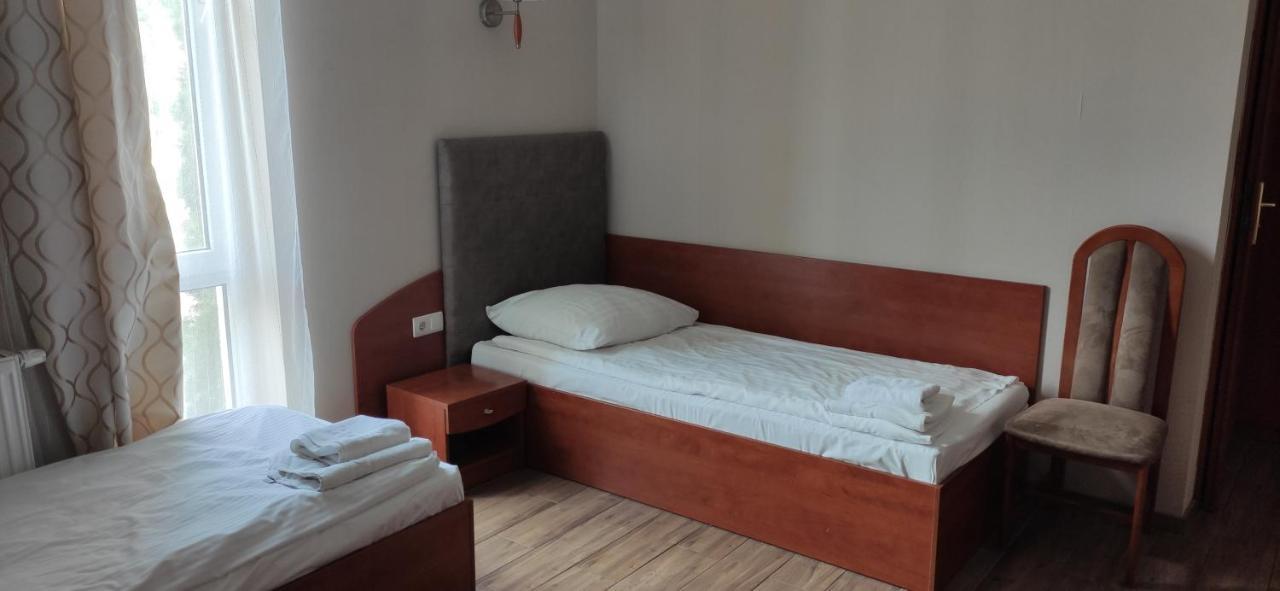 Hotel Przylesie Sierosław Eksteriør bilde