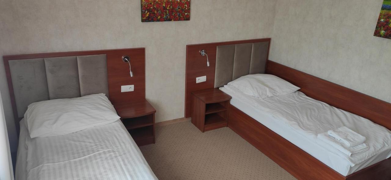 Hotel Przylesie Sierosław Eksteriør bilde