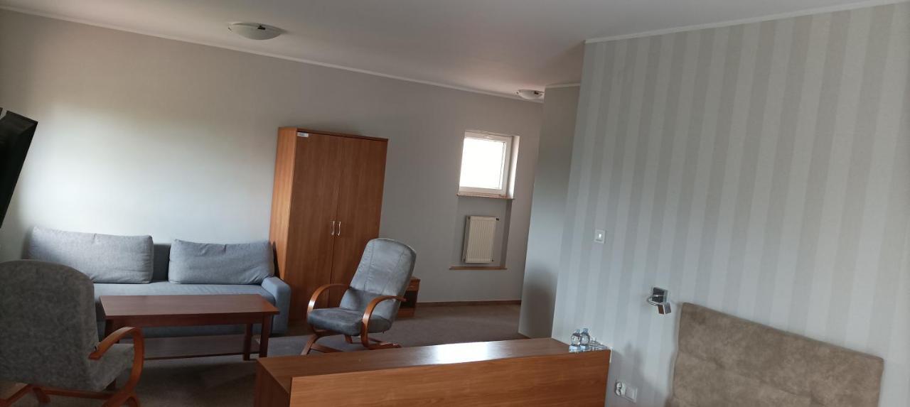 Hotel Przylesie Sierosław Eksteriør bilde