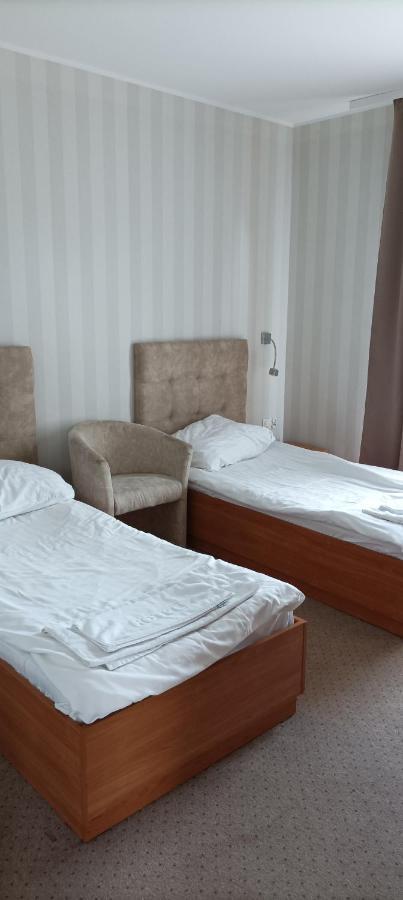Hotel Przylesie Sierosław Eksteriør bilde