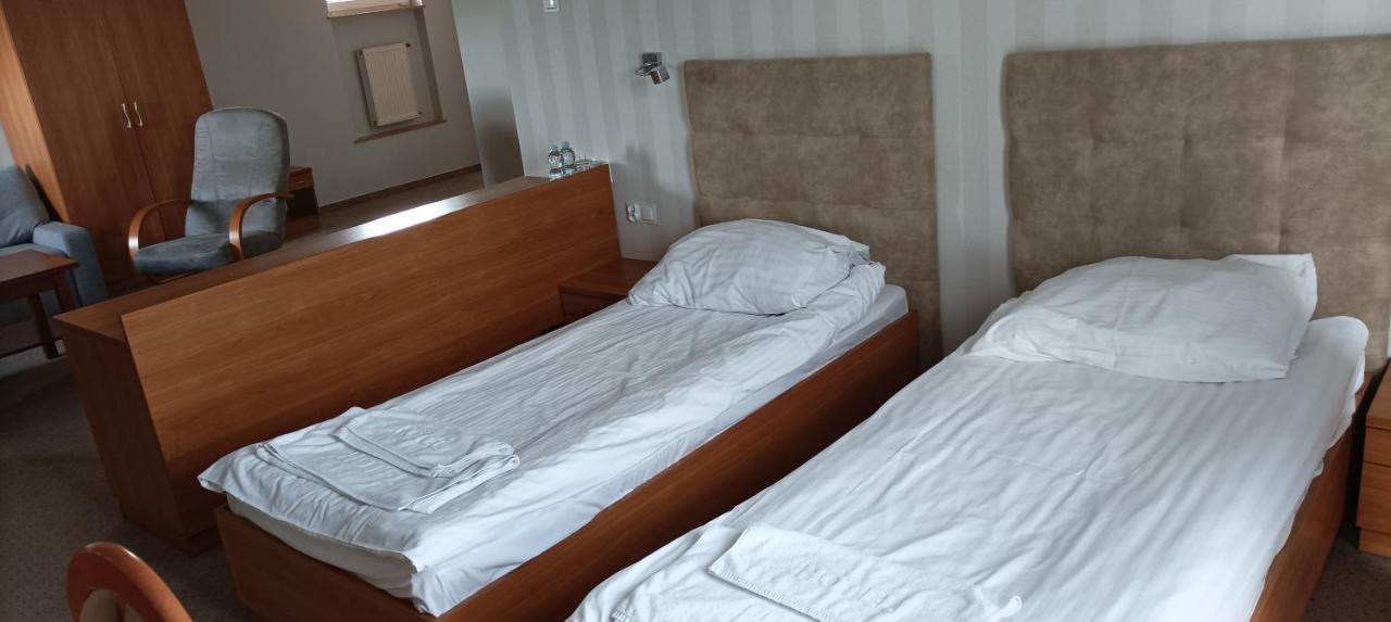 Hotel Przylesie Sierosław Eksteriør bilde