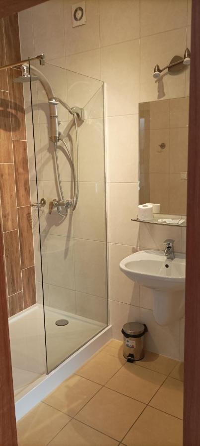 Hotel Przylesie Sierosław Eksteriør bilde