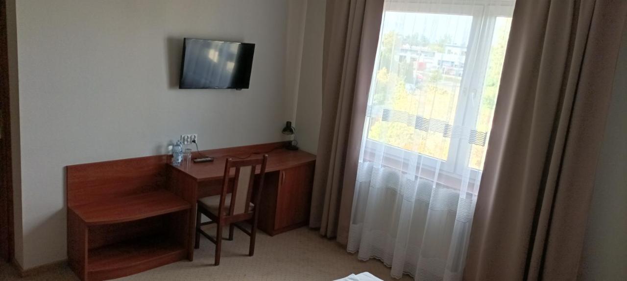 Hotel Przylesie Sierosław Eksteriør bilde