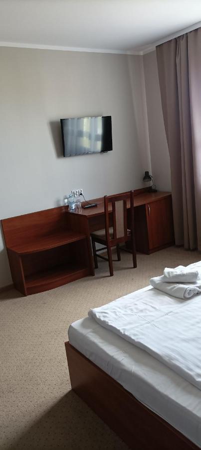 Hotel Przylesie Sierosław Eksteriør bilde