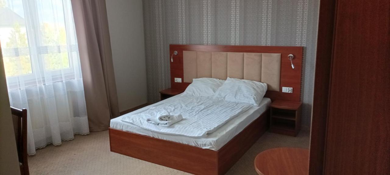 Hotel Przylesie Sierosław Eksteriør bilde