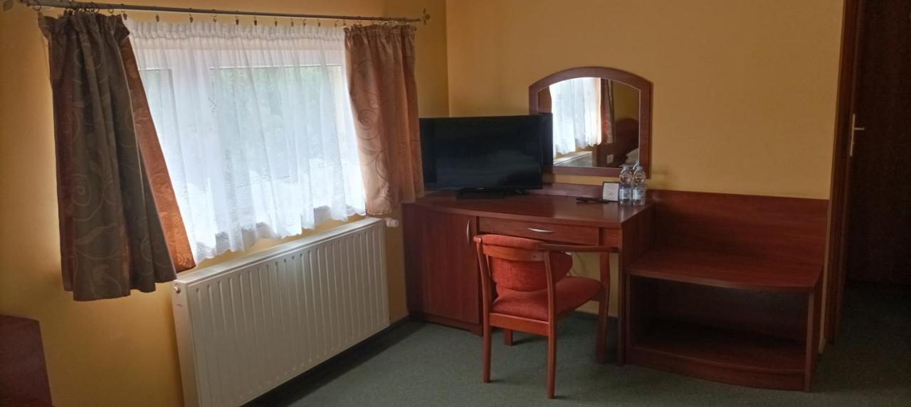 Hotel Przylesie Sierosław Eksteriør bilde