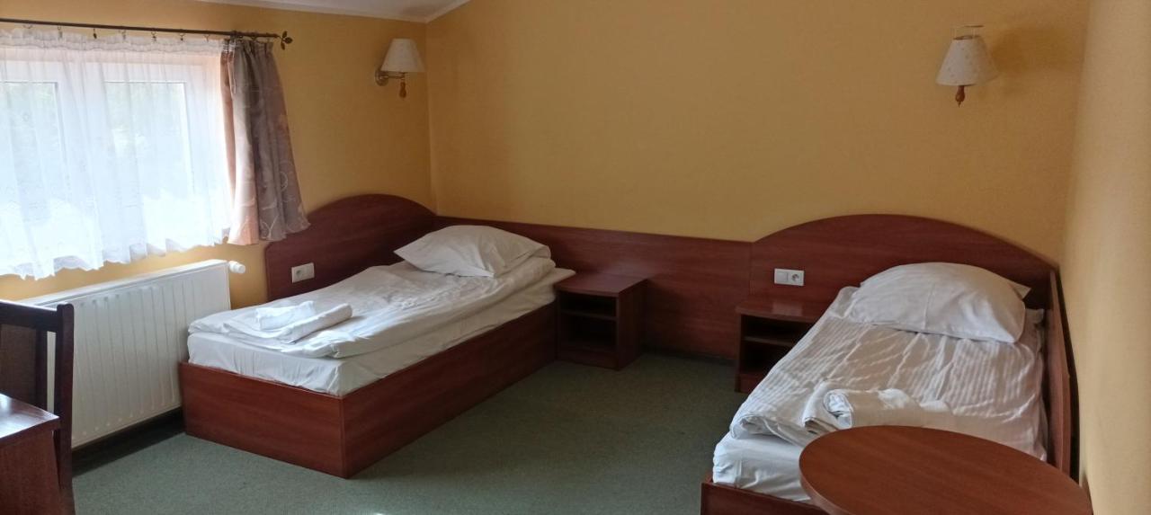Hotel Przylesie Sierosław Eksteriør bilde
