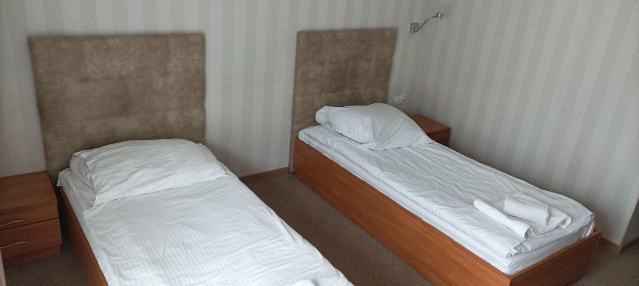 Hotel Przylesie Sierosław Eksteriør bilde