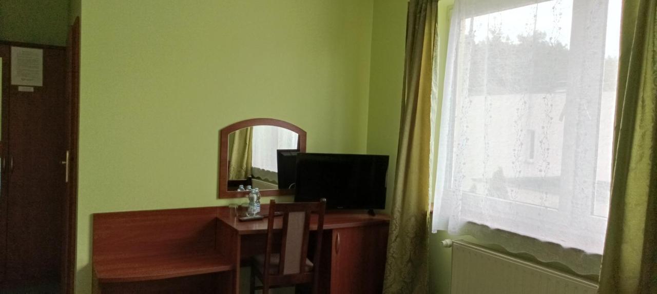 Hotel Przylesie Sierosław Eksteriør bilde