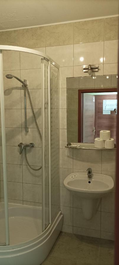 Hotel Przylesie Sierosław Eksteriør bilde