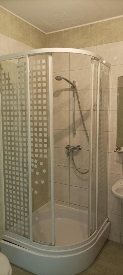 Hotel Przylesie Sierosław Eksteriør bilde